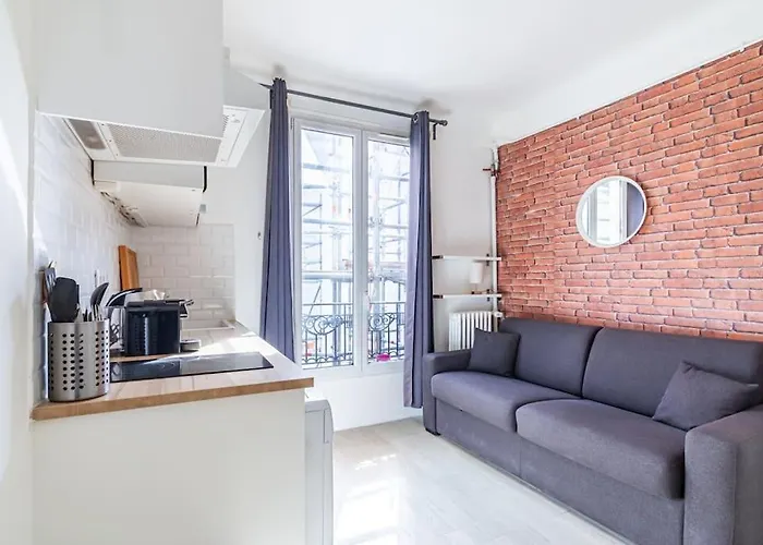 Parc Des Buttes-chaumont - Ii *